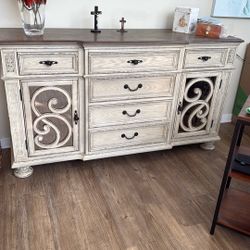 Wall Drawer