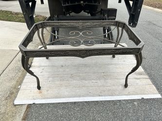Dinning Table With 6 Metal Chairs 