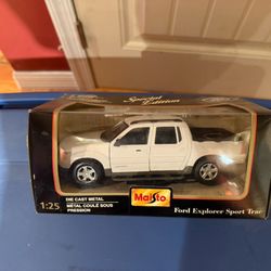 Maisto Die Cast Vehicle 