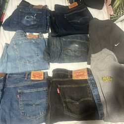 mens levi jeans like new , 30 l 40 w