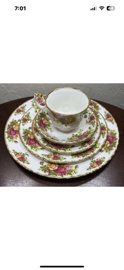 Royal Albert Old Country Roses