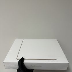 2023 MacBook Air with Apple M2 Chip 