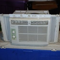 Frigidaire 6,000 BTU 