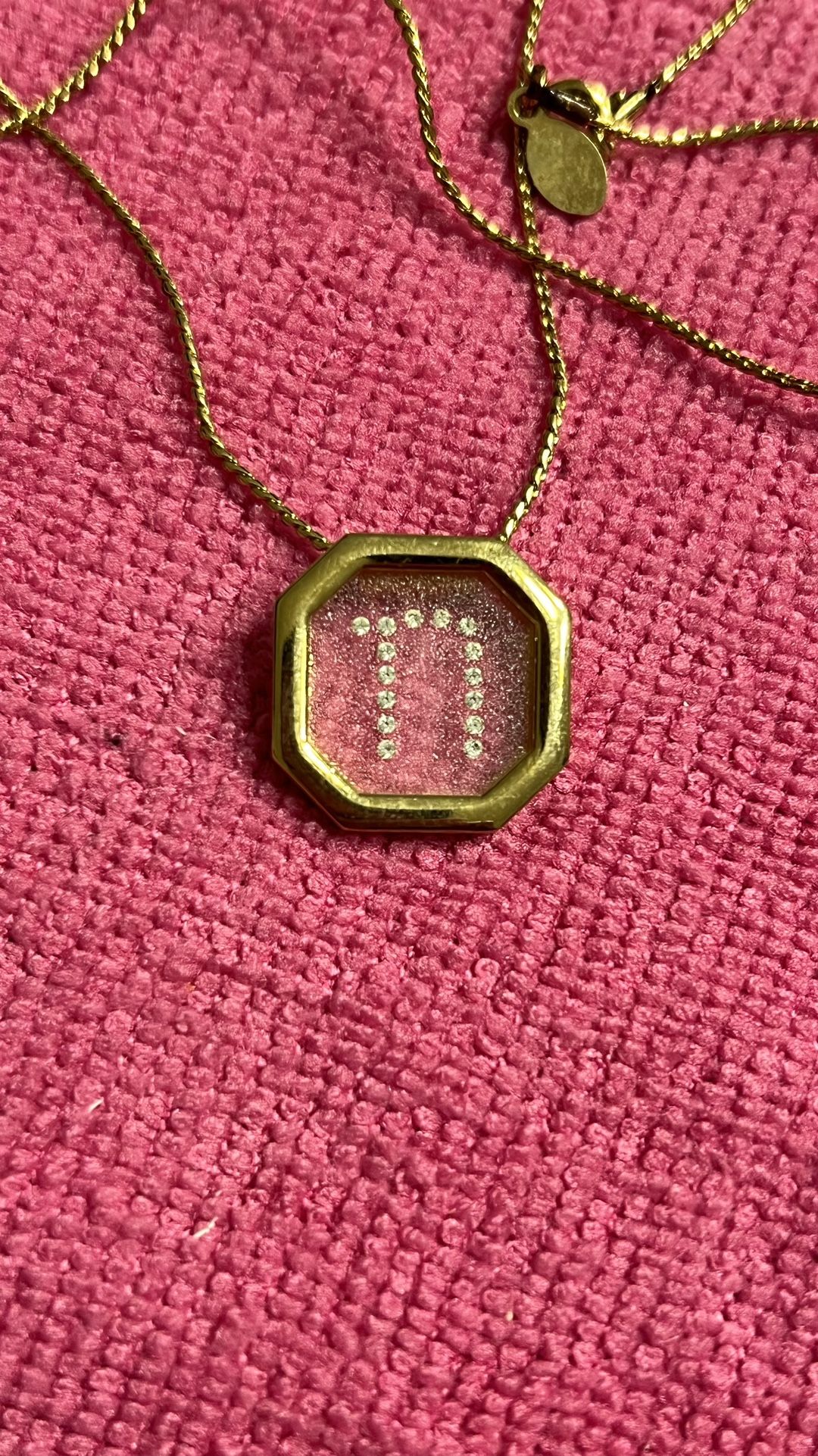 Vintage AVON Gold Tone Rhinestone Letter n Pendant Necklace ,New never been used 