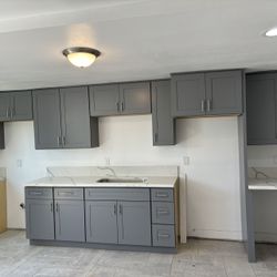 Grey Shaker and Calacatta White Counter Top