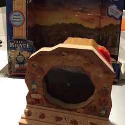 Thomas Fossil discovery wooden track