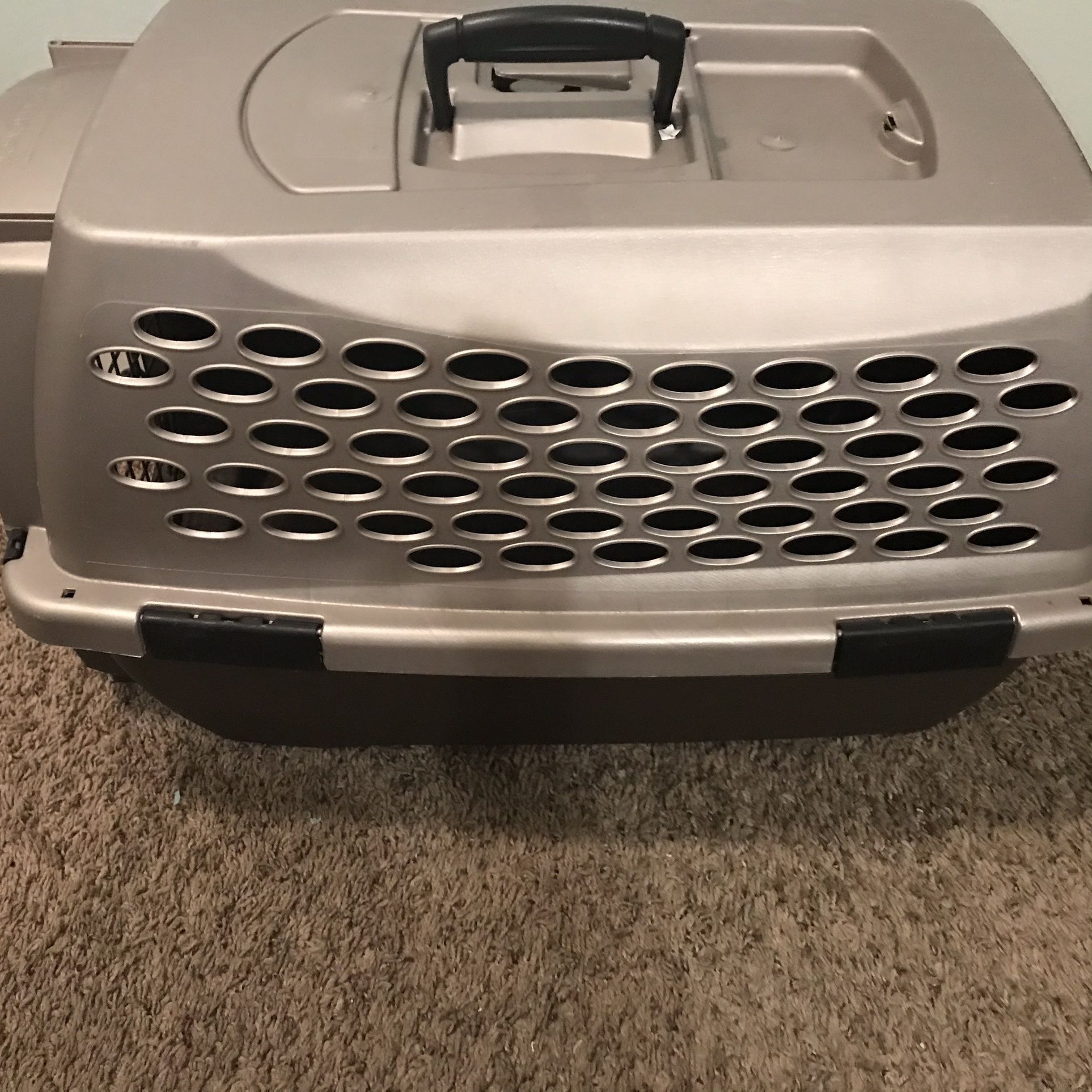 Pet Carrier Like New