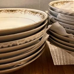 (72) Piece Japanese Fine China Set