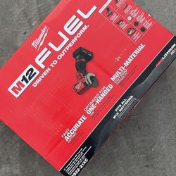 Milwaukee M12 FUEL 12V 3 in. Lithium-Ion Brushless Cordless Cut Off CutOff Saw Kit w/ 1x 4.0 Ah Battery Charger & Bag  $135  New