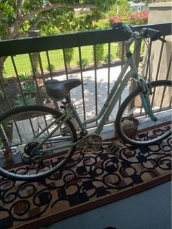 Diamondback ladies bike