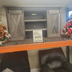 Arlenbry  TV  Stand