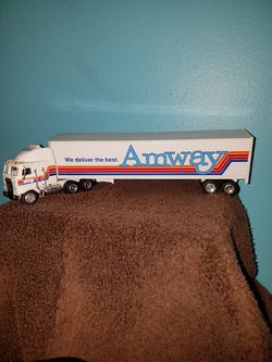 Liberty Classics Limited Edition Amway Tractor & Trailor