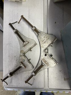 The object in the image is a vintage Dunlap No. 9-6666 corner clamp, also known as a miter vise. 