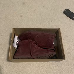 Men’s Uggs Size 9 