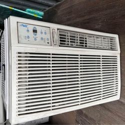 Large Arctic King AC Unit W Remote