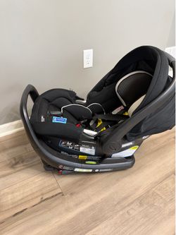 Graco Snugride Car seat and Base