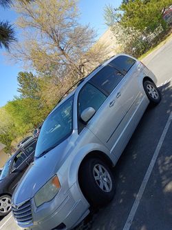 2010 Chrysler Town & Country