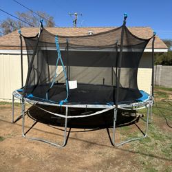 Trampoline 