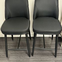 NEW SET OF 2 BLACK LEATHER COUNTER STOOLS W CUSHION 