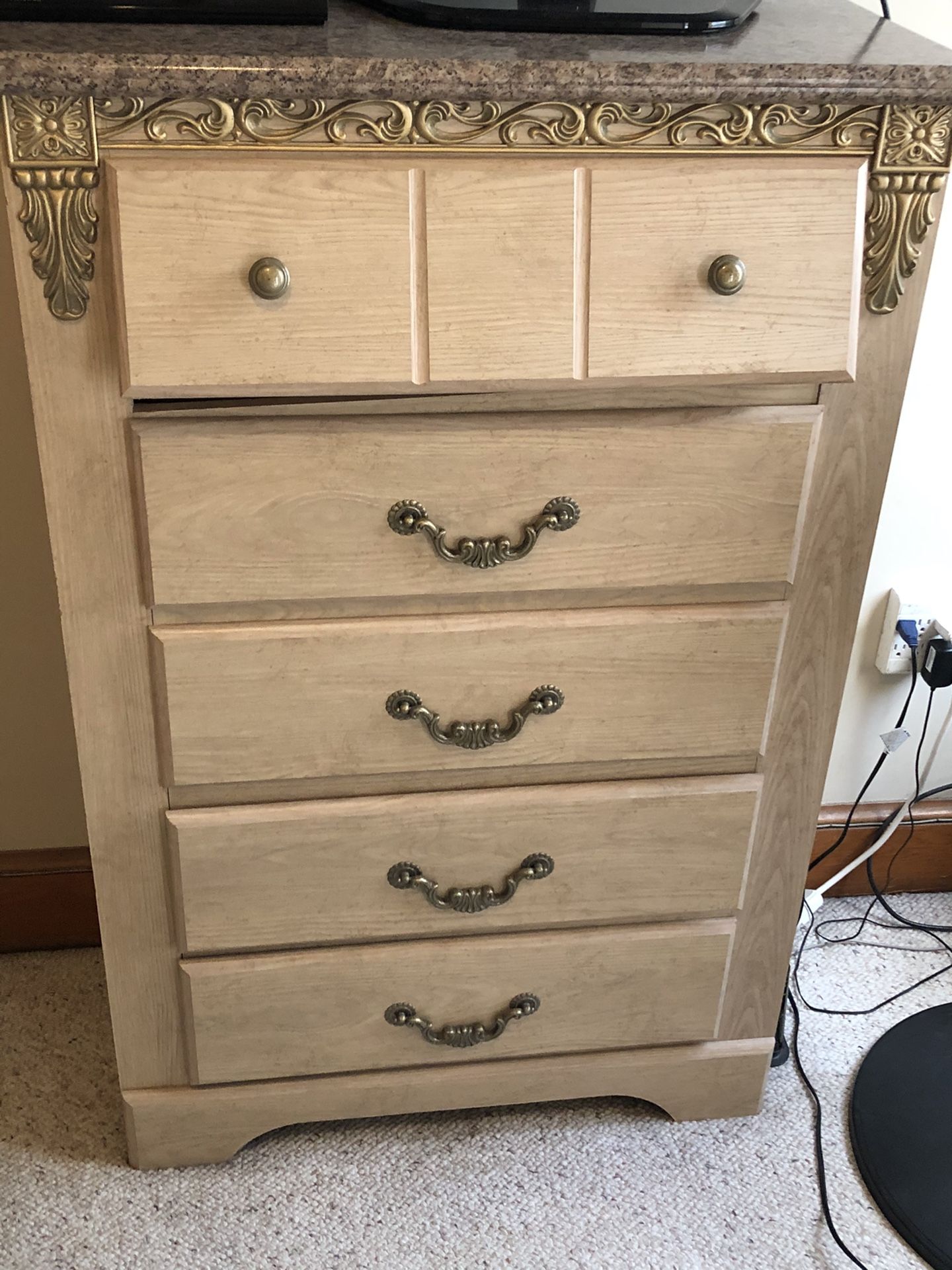 Male dresser (read description before asking any questions)