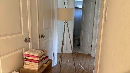 Minimalistic Gold/Off White Lamp