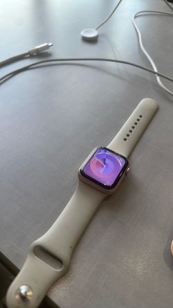 Apple Watch SE 1st Gen, 40 mm GPS + Cellular Rose Gold