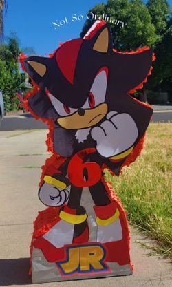 Custom pinatas