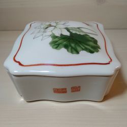 Toscany Collection Porcelain Trinket Box