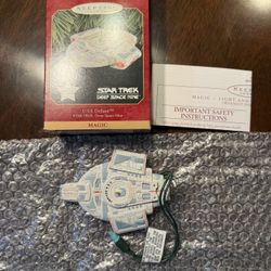 1997 Magic Hallmark USS Defiant Star Trek:Deep Space Nine Ornament