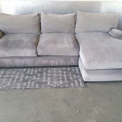 Cozy L-Shape Sectional Sofa/Couch from Macy's| Sectional Sofa/Couch| Amazing Condition