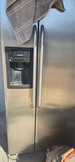 Free Refrigerator (Pickup Only)