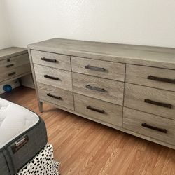 Dresser With Two Nightstands 