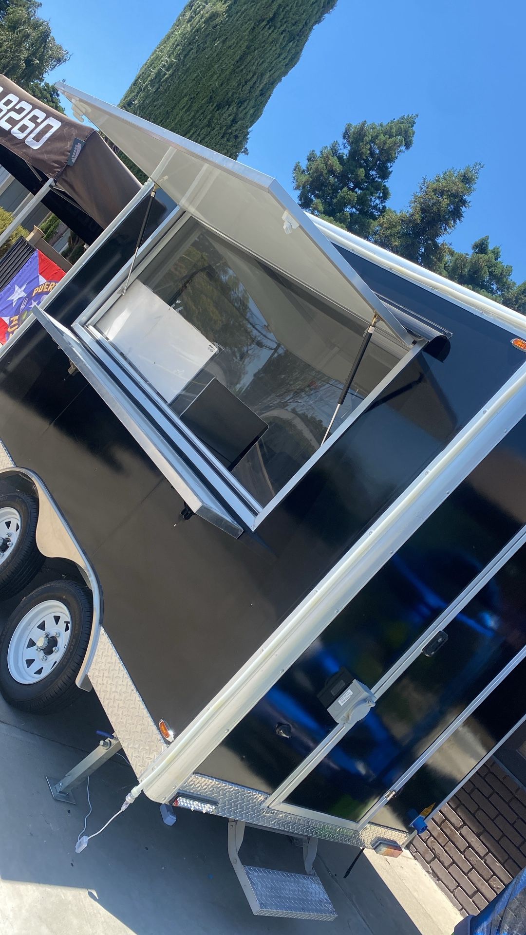 Food Trailer (new)