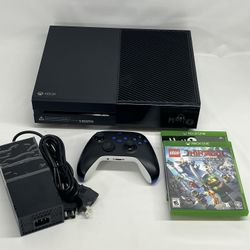 Microsoft Xbox One 500GB Console Bundle Black W/games 1540