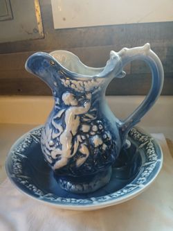Vintage ceramic wash bowl pitcher set