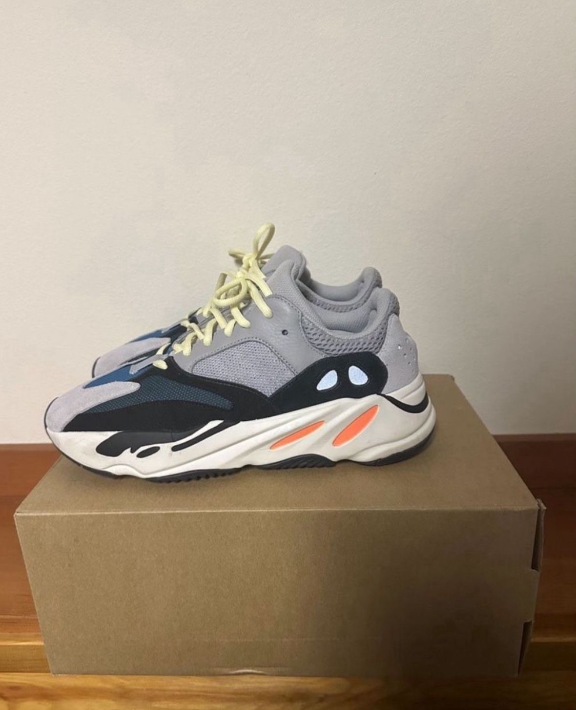 Yeezy Wave Runner Size 9.5 