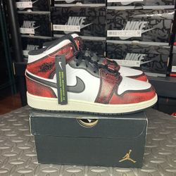 AIR JORDAN 1 MID SE (GS Wear-Away Chicago ) [  6Y  &  7Y ]
