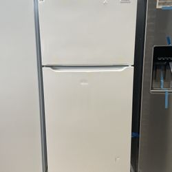 Frigidaire Top Freezer Refrigerator In White