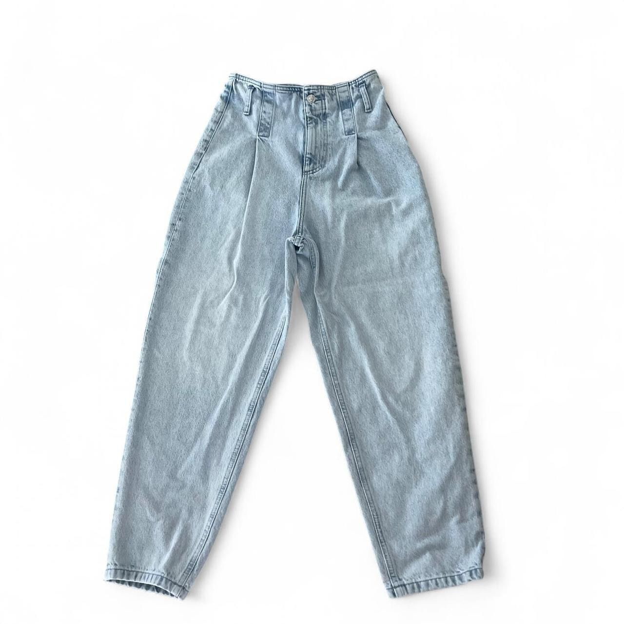 Women’s Zara light wash high waisted barrel jeans size 4