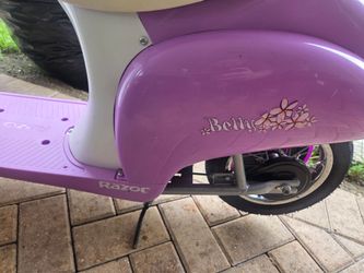 Razor purple scooter