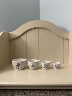 Rae Dunn Measuring Cups 🐰
