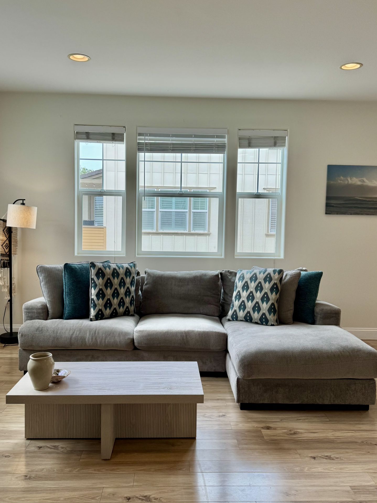 ⋆✴︎˚ SOFA FOR SALE 。⋆