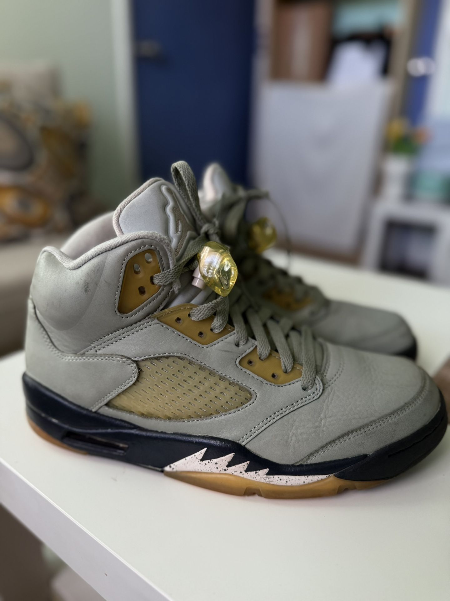 JORDAN 5 RETRO (Jade Horizon) 9.5