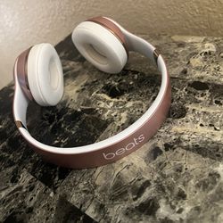 Rose Gold Beats Wireless Headphones Solo 3 