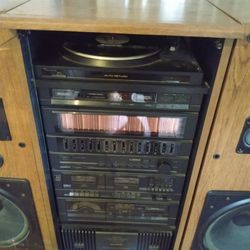 Sharp Vintage Stereo System With Speakers