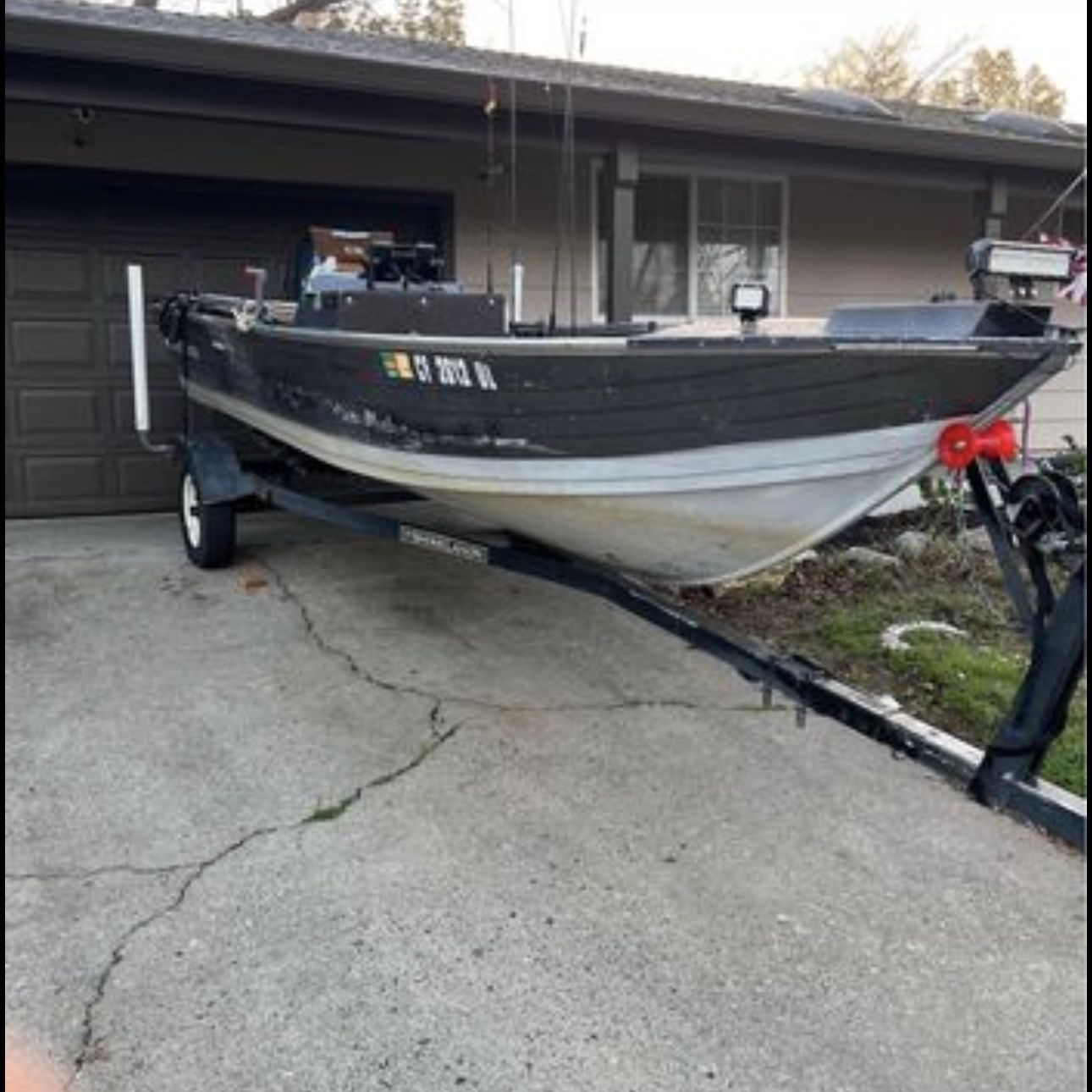 16’ Aluminum Fishing Boat