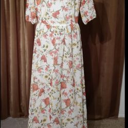 Beutiful long floral dress perfect condition 4-6