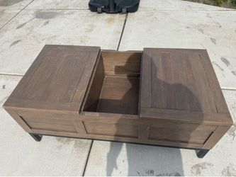 Coffee table w/ storage. Moving, Need Gone ASAP!