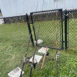 4 Fishing Rods 