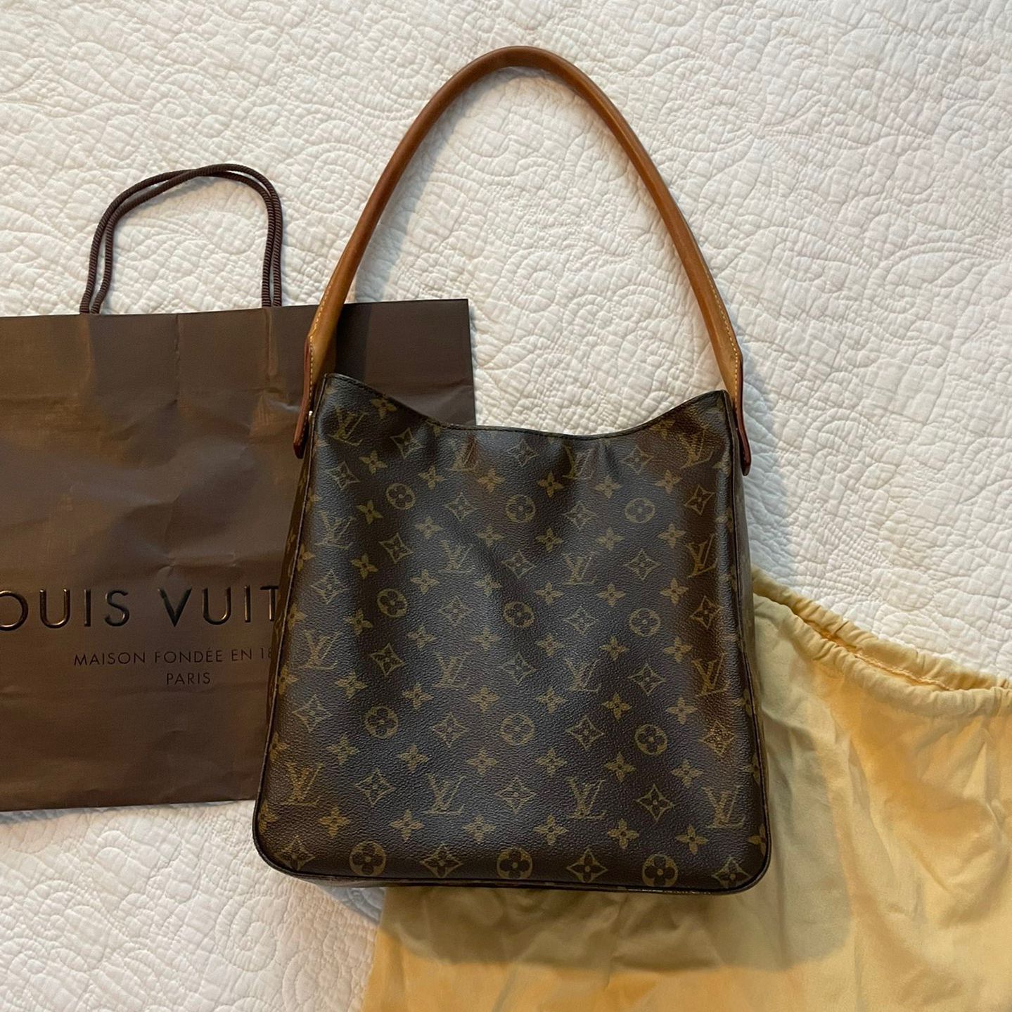 $450 Vintage Louis Vuitton Looping Bag Crossbody for Sale in Mesa, AZ -  OfferUp